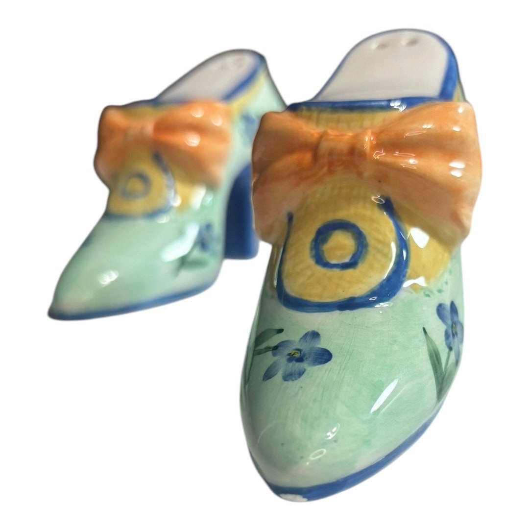 Vintage Woman Tea Pot High Heal Salt and Pepper Shakers with Napkin Holder Set