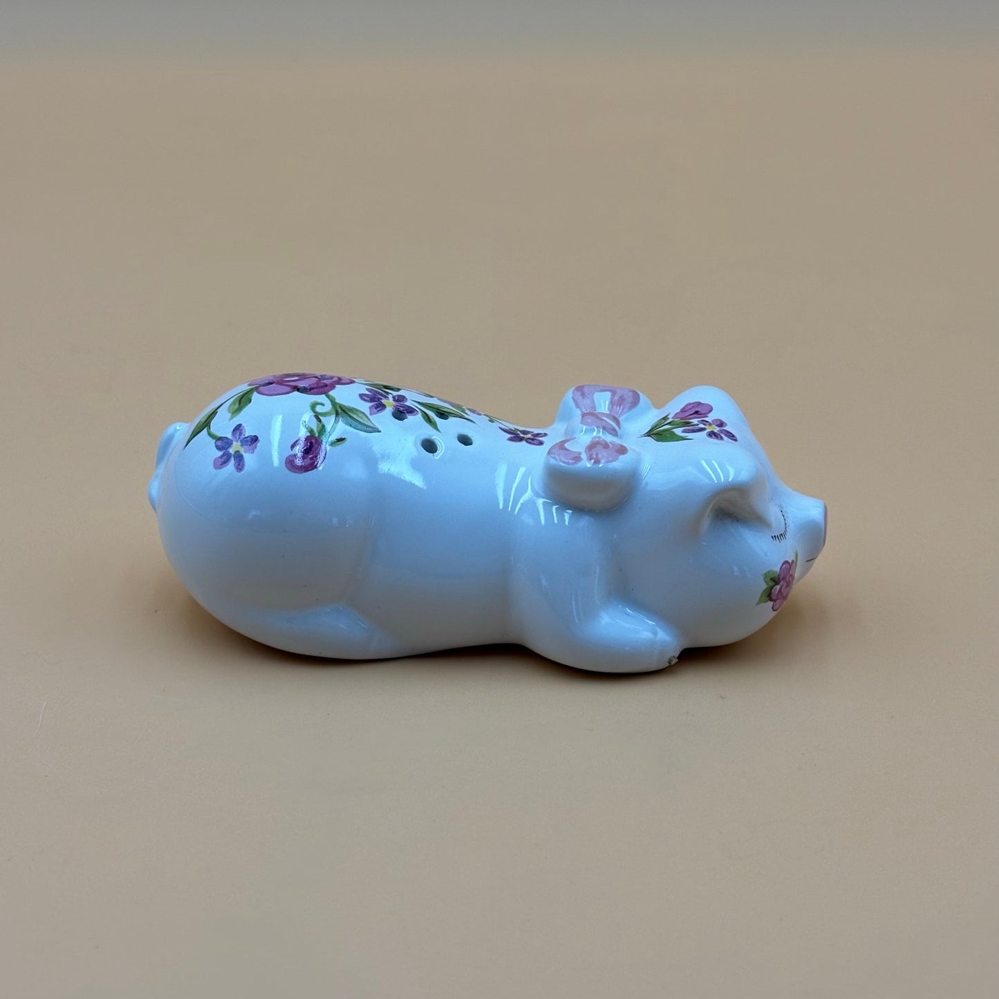 Vintage 1978 Avon Ceramic Pig Sachet β Floral Sleeping Pig with Bow, Made in Brazil