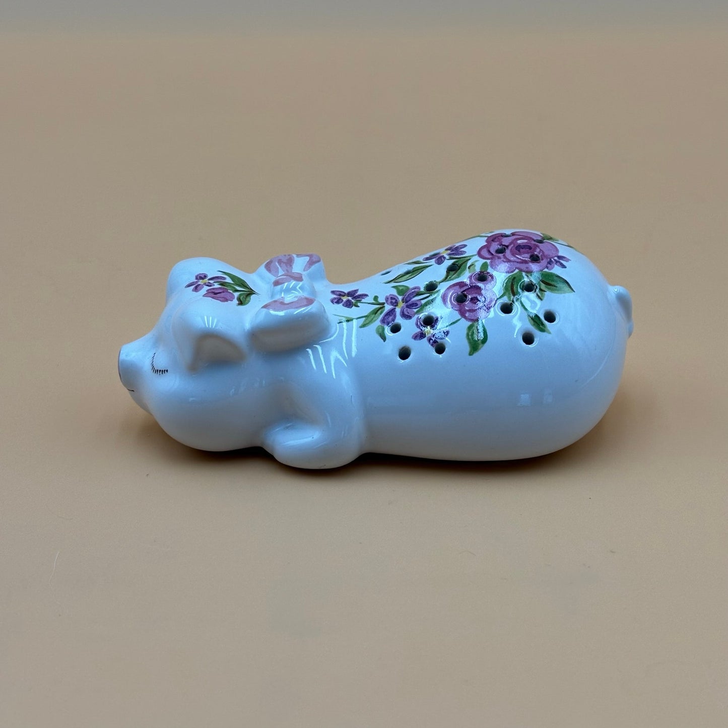 Vintage 1978 Avon Ceramic Pig Sachet β Floral Sleeping Pig with Bow, Made in Brazil