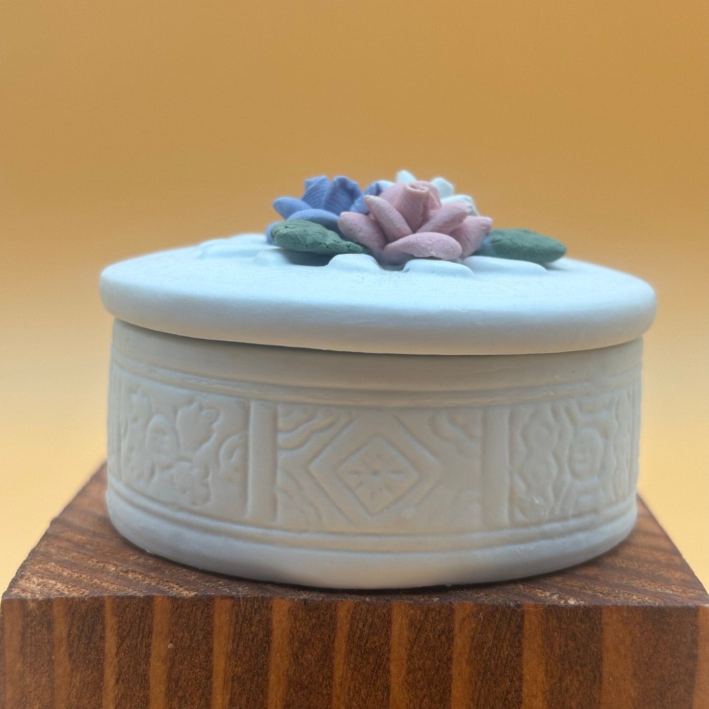 Vintage 1990s Porcelain Trinket Box β Floral Detail β Blue, Pink & White Flowers