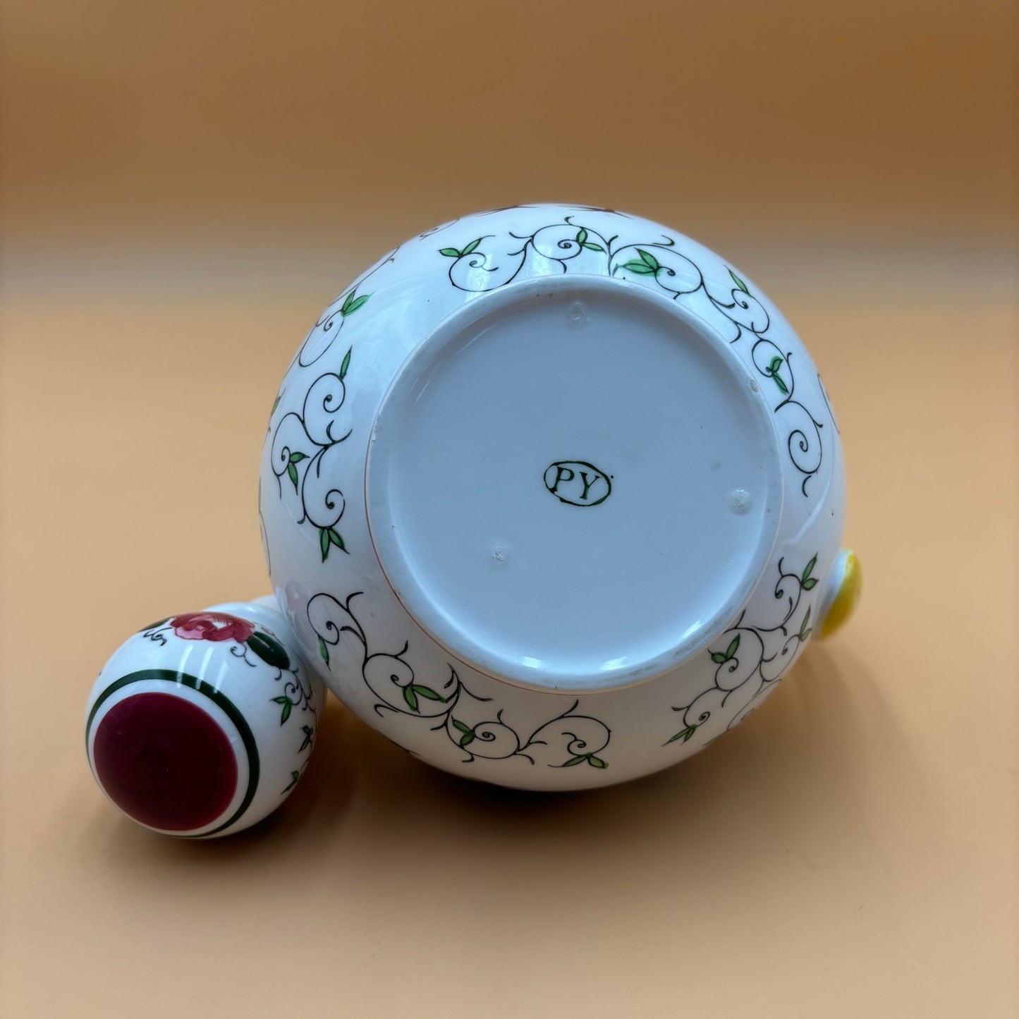 UCAGCO Early Provincial Rooster Carafe & Lid