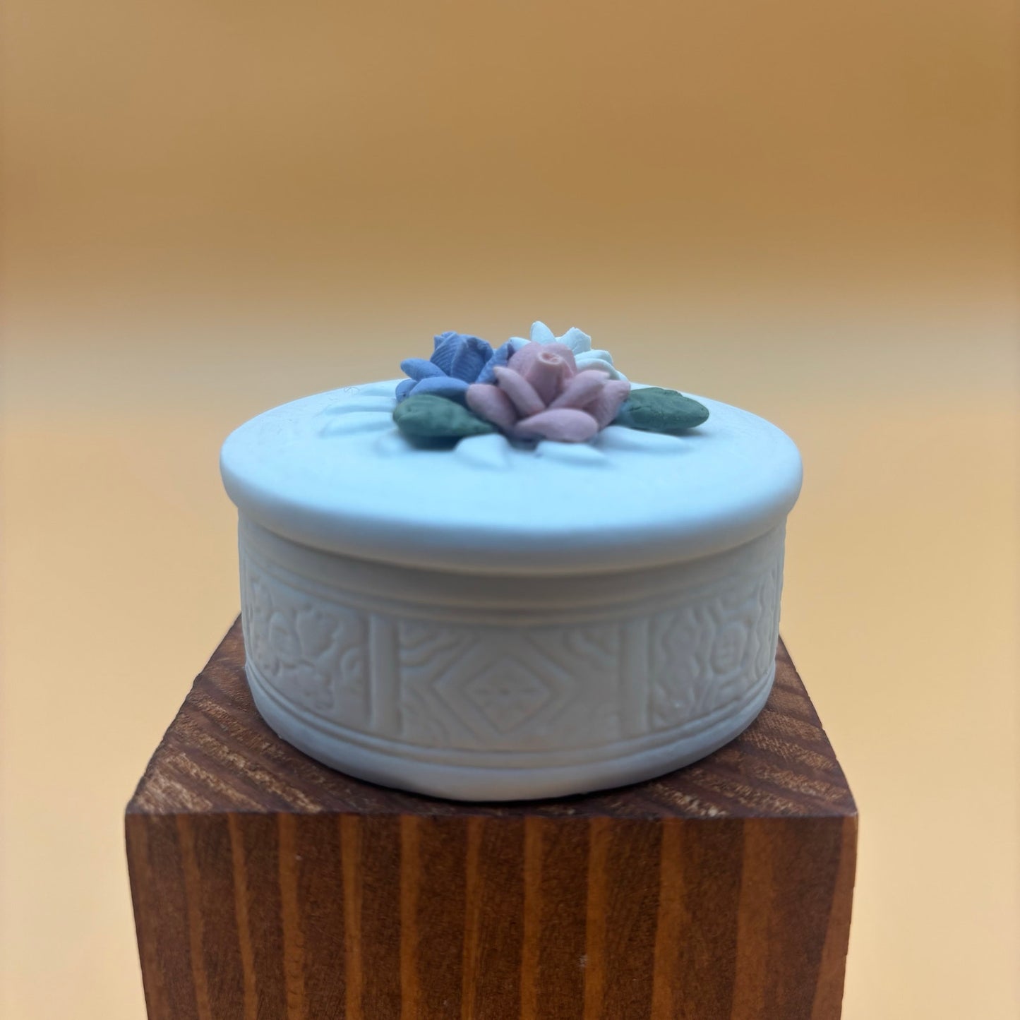 Vintage 1990s Porcelain Trinket Box β Floral Detail β Blue, Pink & White Flowers