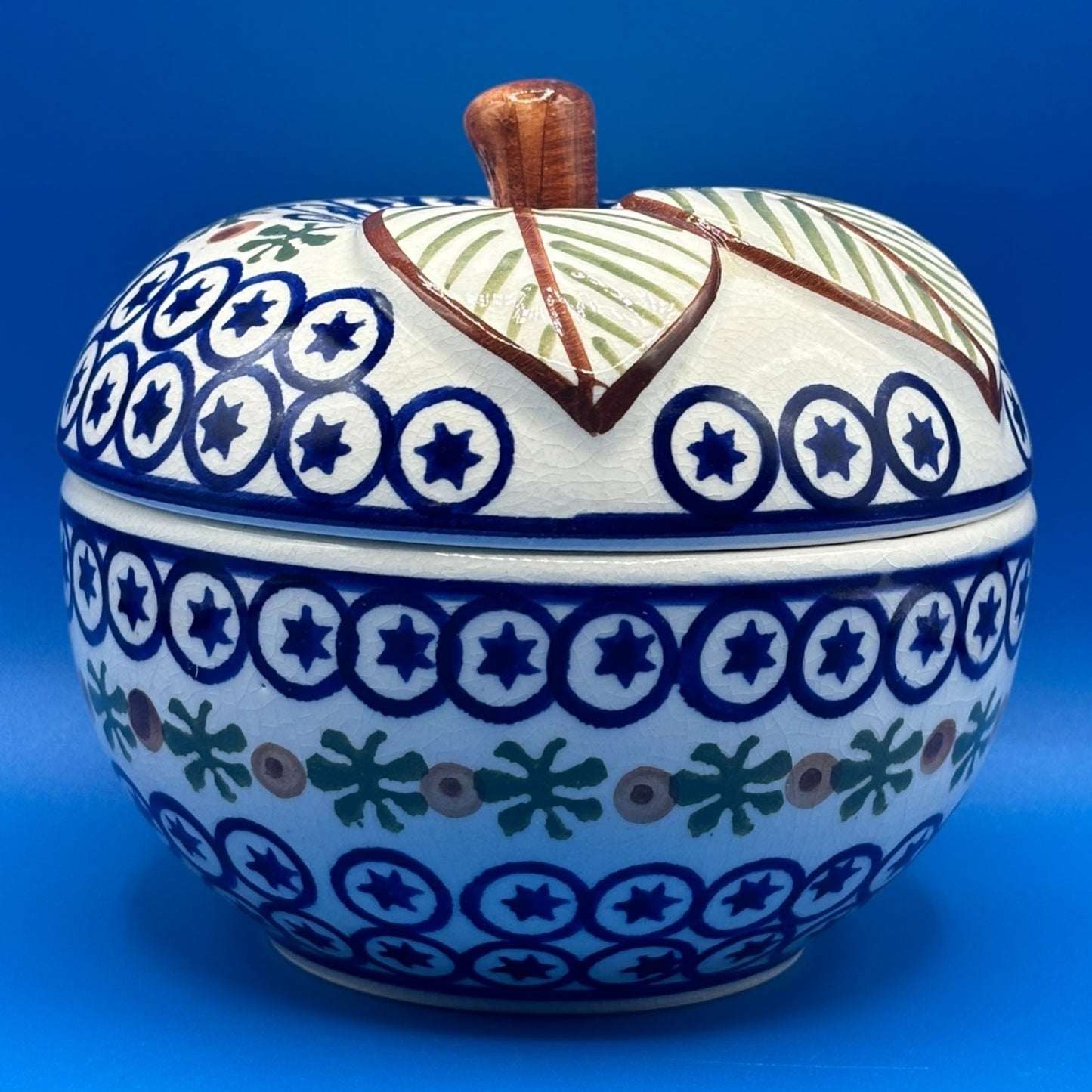 VTG Apple Baker with Blue Circled Stars