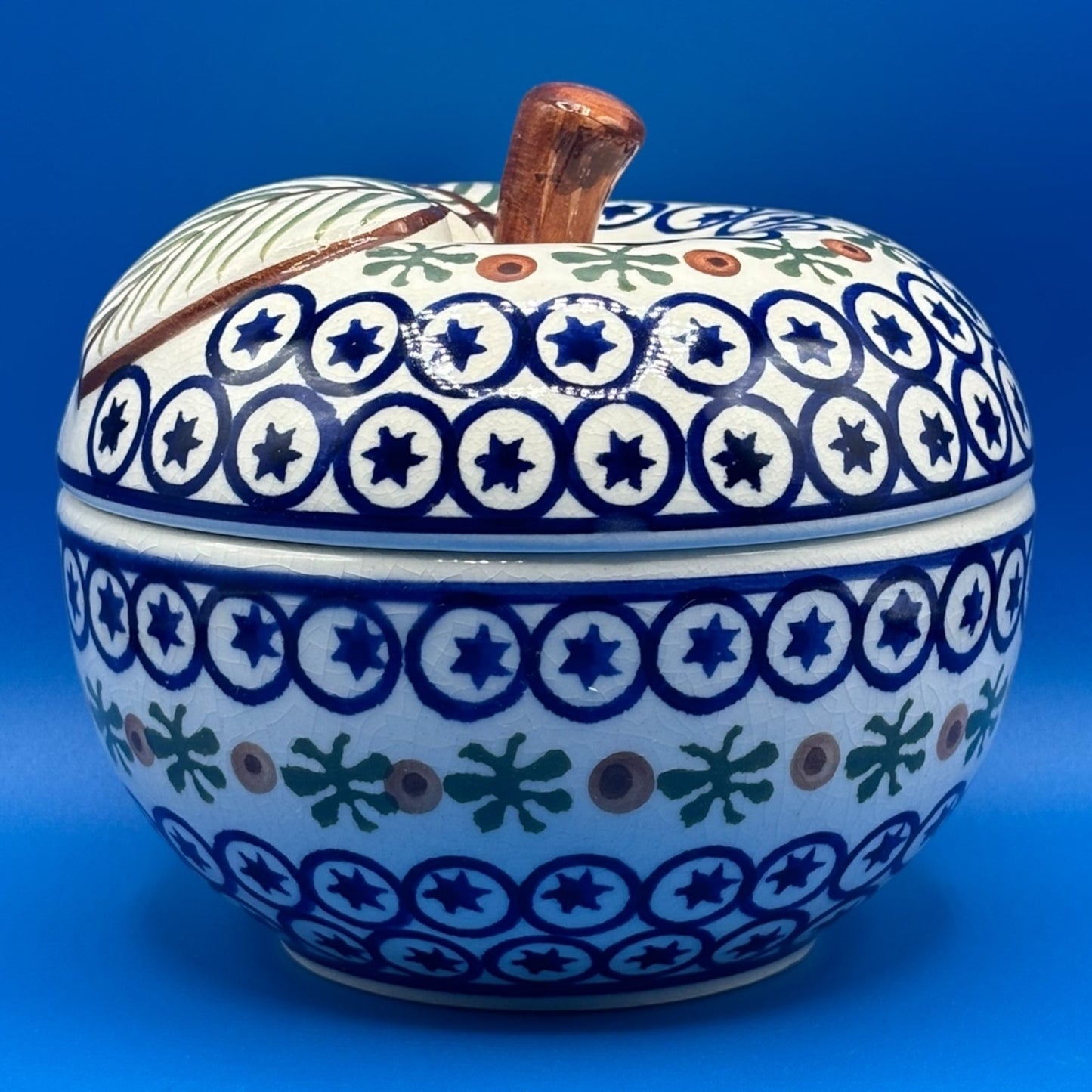 VTG Apple Baker with Blue Circled Stars