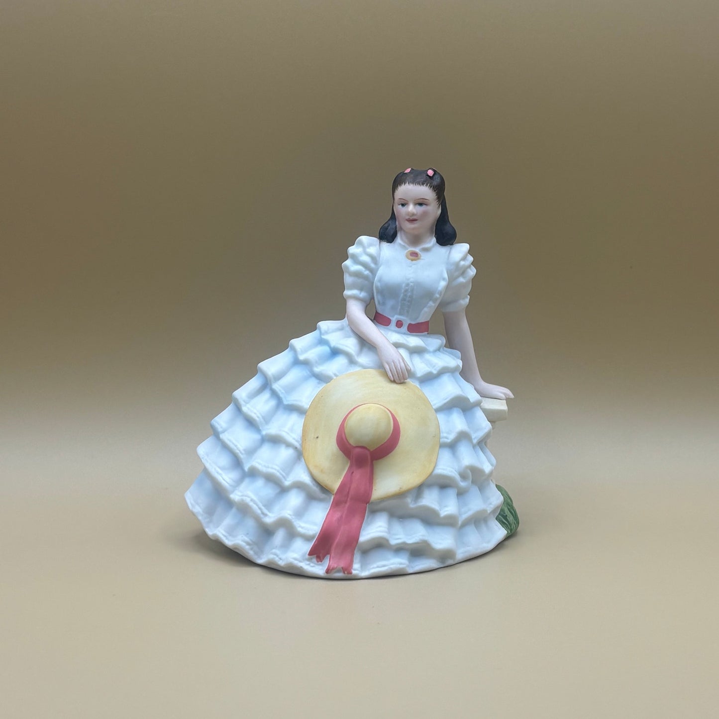 1983 Avon Gone with the Wind Scarlett O'Hara Figurine