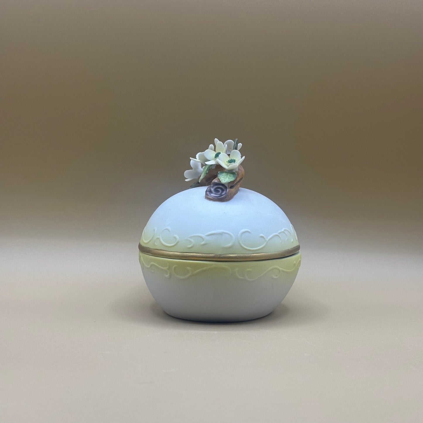 1983 Lefton Porcelain Egg Box L9950 - Applied Flower Design