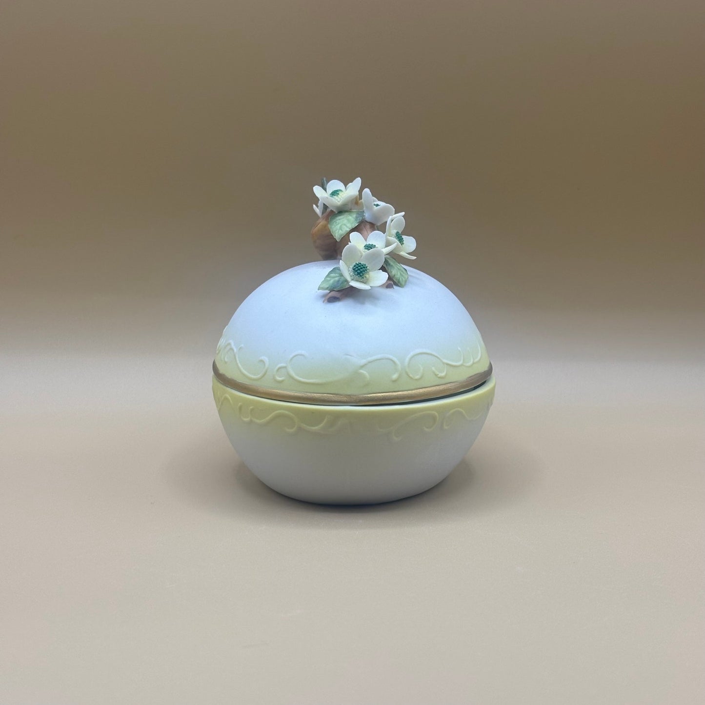 1983 Lefton Porcelain Egg Box L9950 - Applied Flower Design
