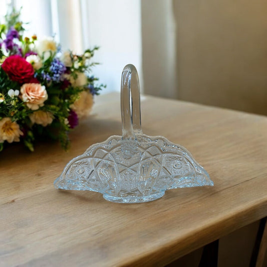 Vintage LE Smith Clear Bridal Basket Hobstar & Cane Pattern