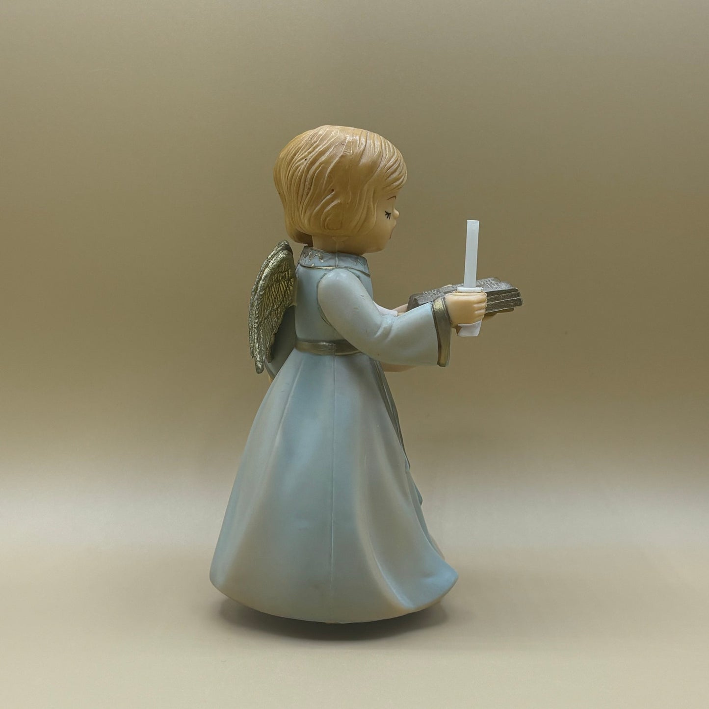 1981 Merton Co Christmas Caroling Angels Musical Figurine