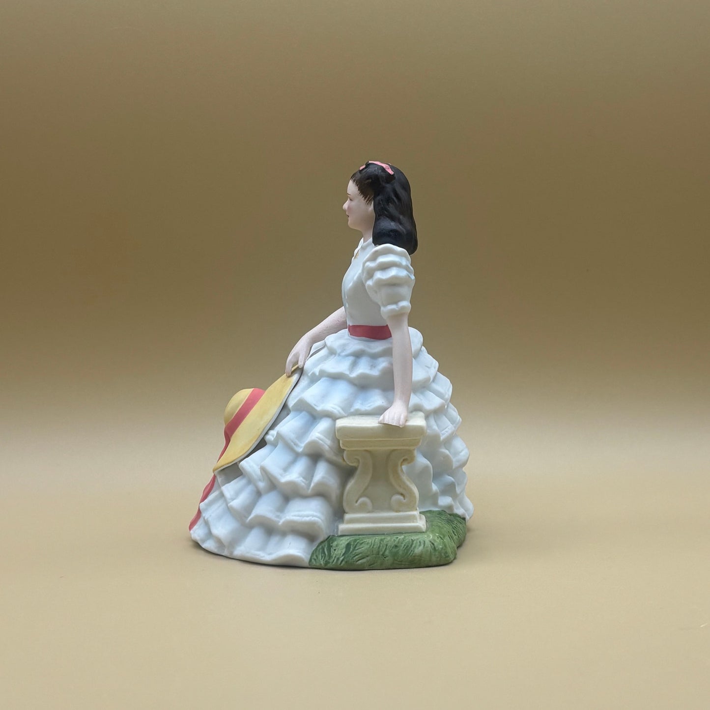 1983 Avon Gone with the Wind Scarlett O'Hara Figurine