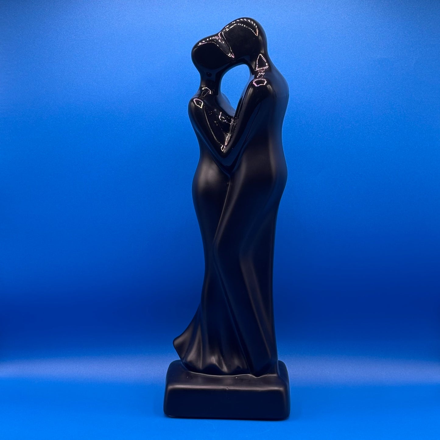 Vintage Art Deco Style Black Satin Ceramic Kissing Sculpture