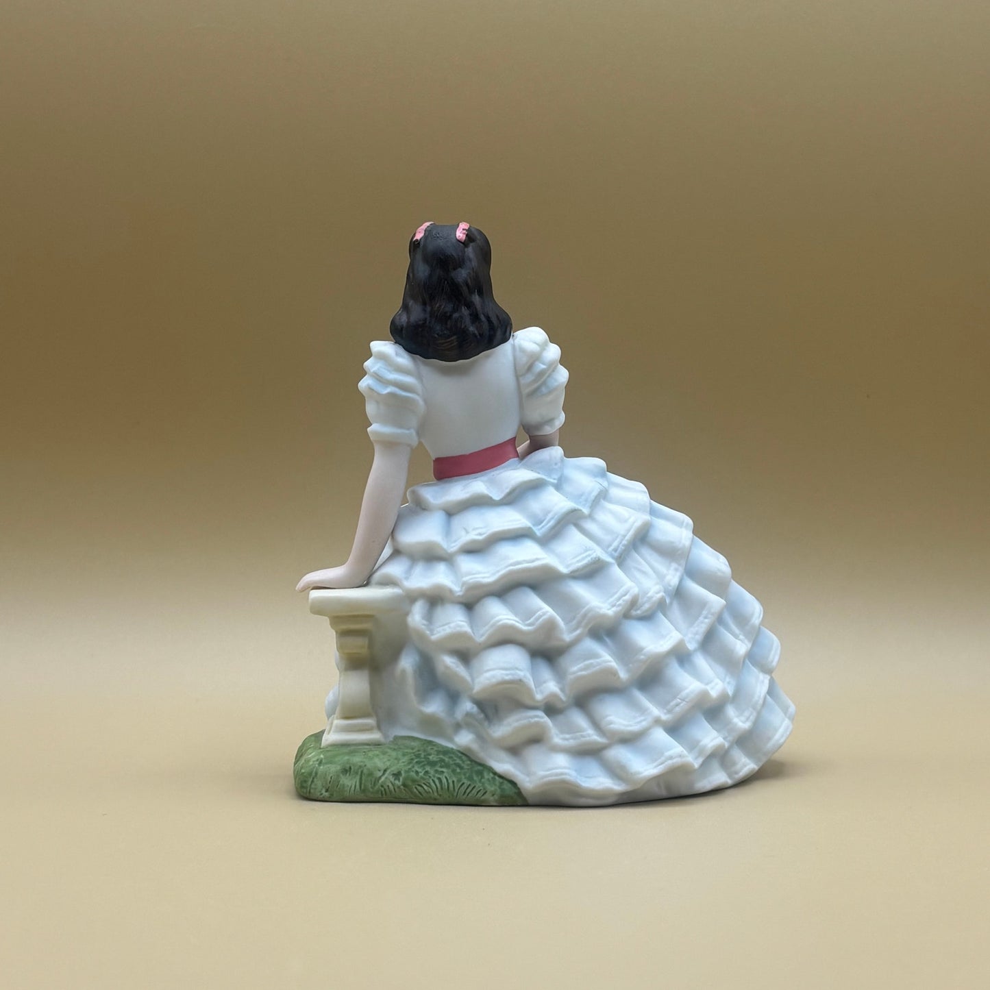 1983 Avon Gone with the Wind Scarlett O'Hara Figurine